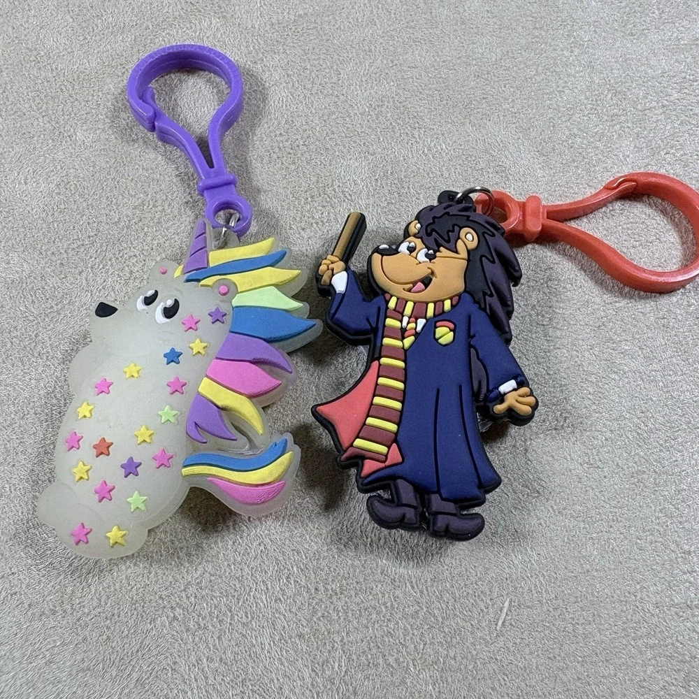 Glow in the Dark Rainbow Unicorn PVC Rubber Keychain Clip Zipper Pull And Potter
